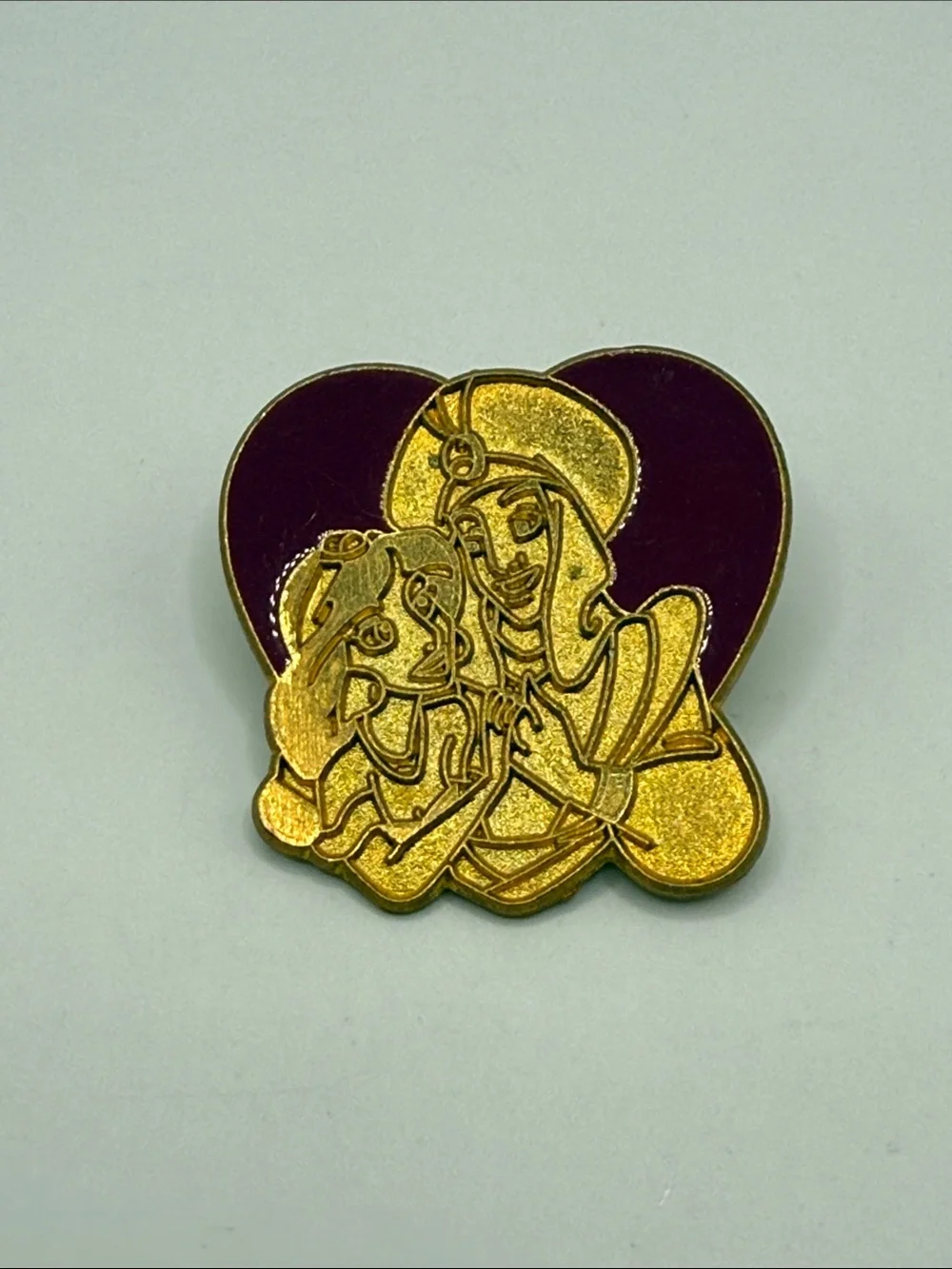 Vintage Disney Gold Tone Purple Heart Aladdin Enamel Collector’s Statement Pin